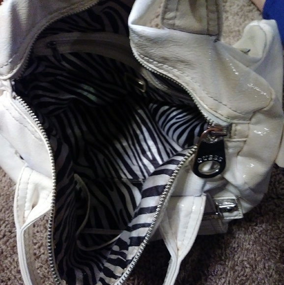 Guess purse - Picture 5 of 6